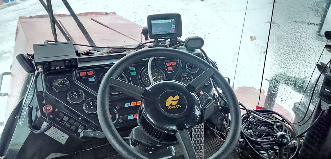 AES-25 на Кировец 744