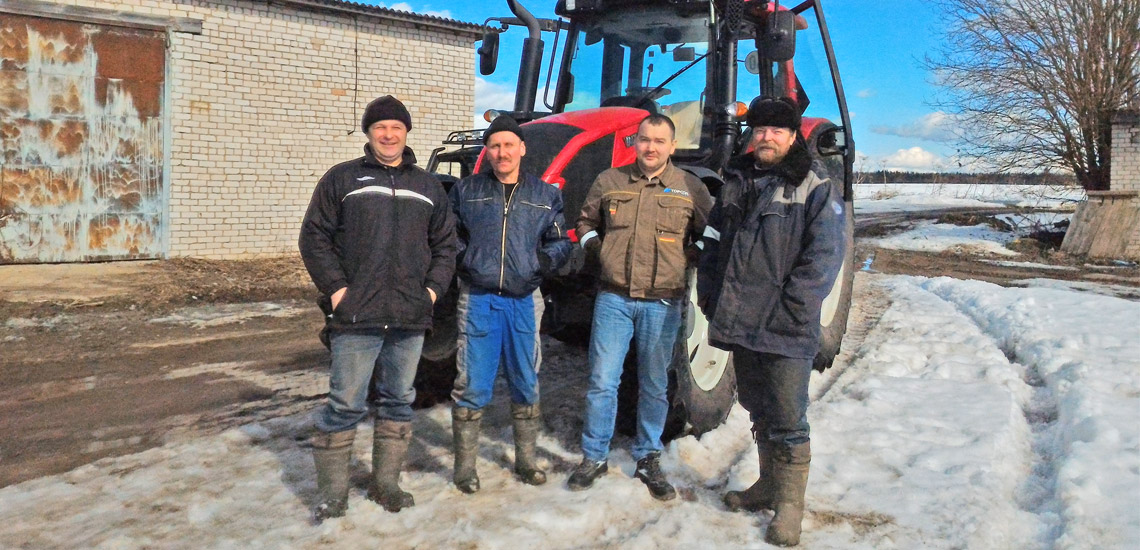 Гидравлический автопилот на тракторе Valtra